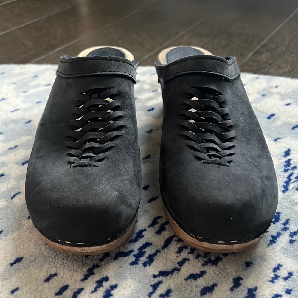 No. 6 clogs